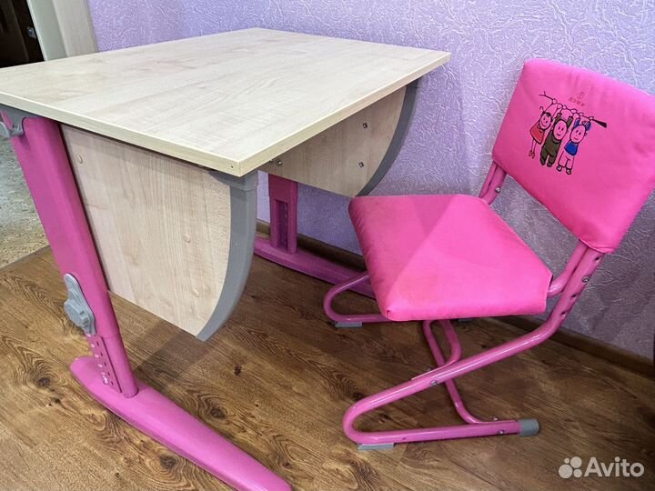 Школьная парта и стул