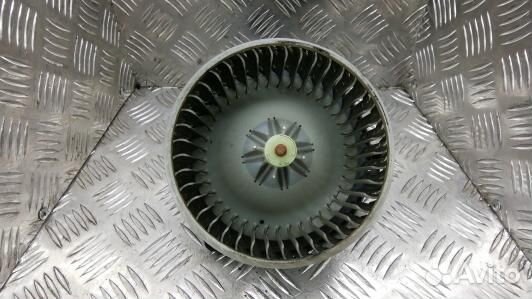 Моторчик печки cadillac STS 2 (93F04KK01)