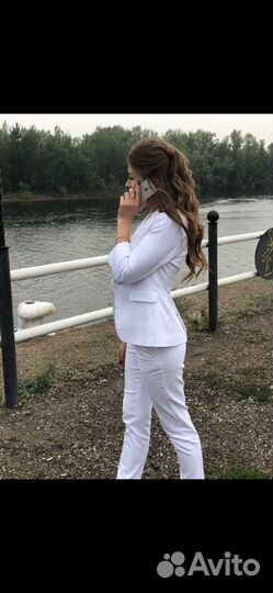 Брючный костюм женский