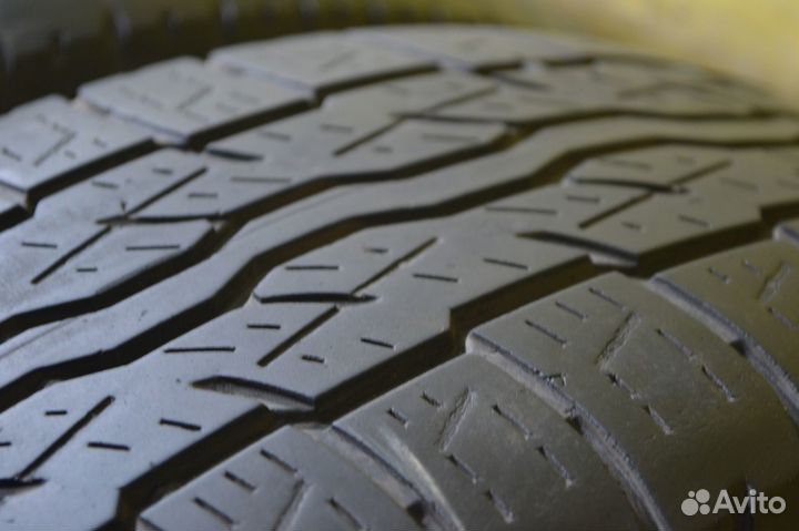 Bridgestone Dueler H/T D687 225/65 R17