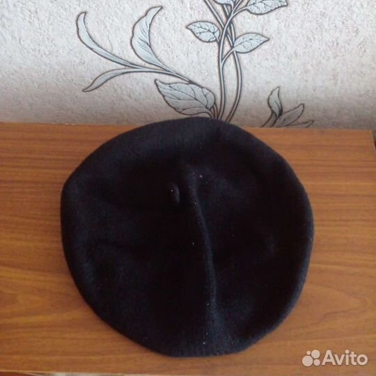 Берет демисезонный для девушки