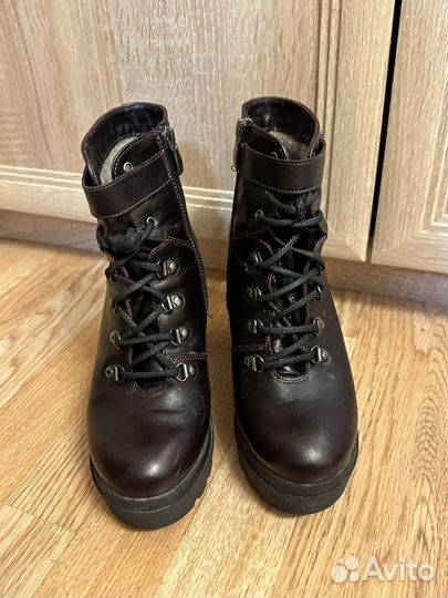 Ботинки женские