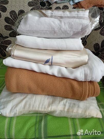 Пакет вещей: Подушка, плед, 3 тюли, штора