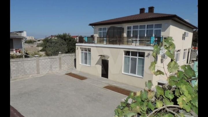 2-к. квартира, 57 м², 1/2 эт.