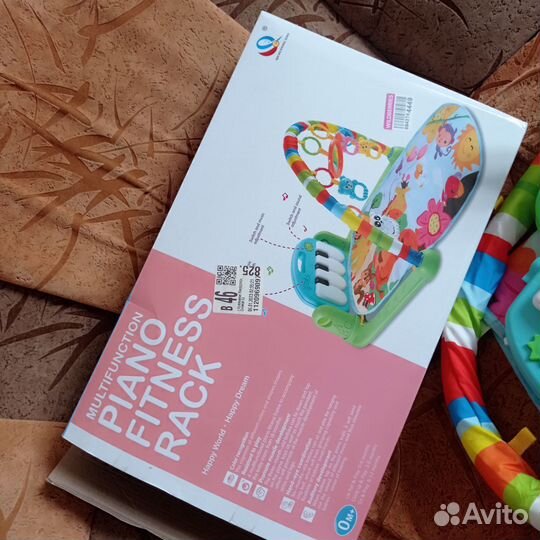 Развивающий коврик с пианино