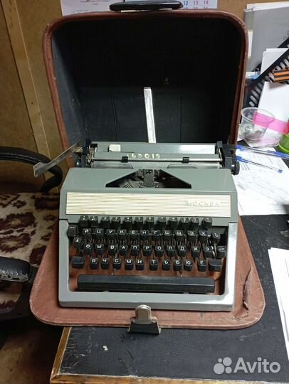 Печатная пишущая машинка