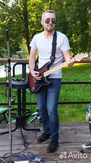 Преподаватель по гитаре