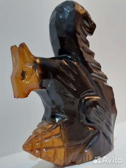 Статуэтки: Орёл, Белка