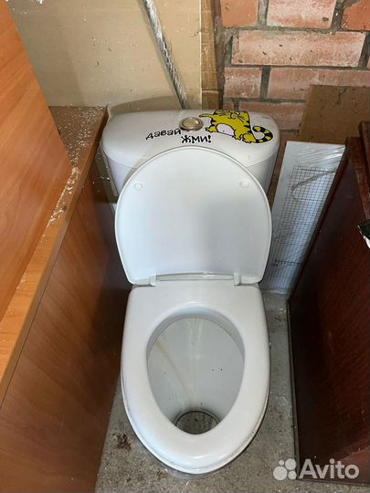 Бачок для унитаза бу