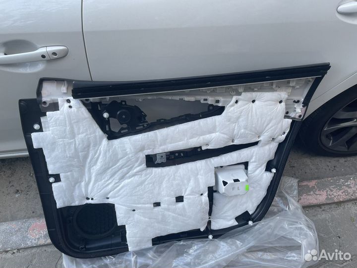 Обшивка водительской двери X-Trail