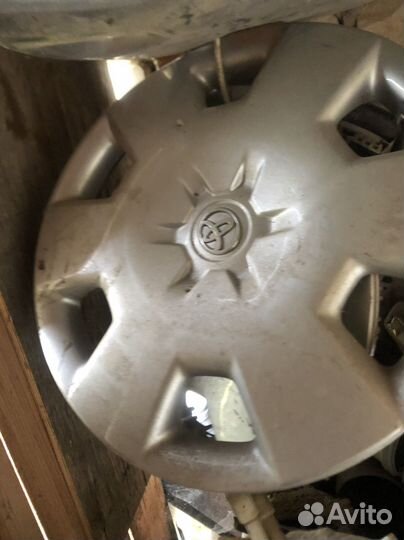 Диски Тойота с декоративными колпаками бу