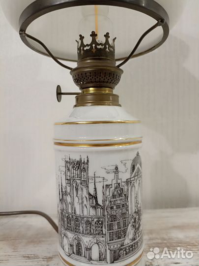 Лампа настольная