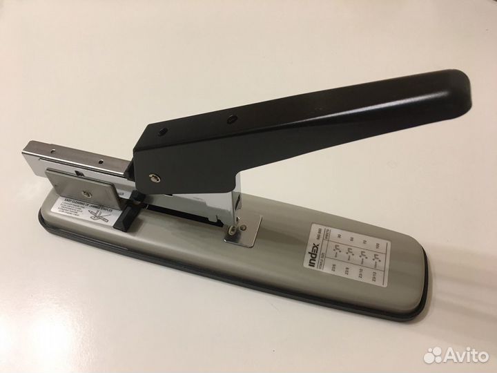 Степлер мощный на 100 листов