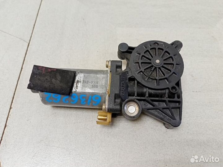 Моторчик переднего левого стеклоподъемника