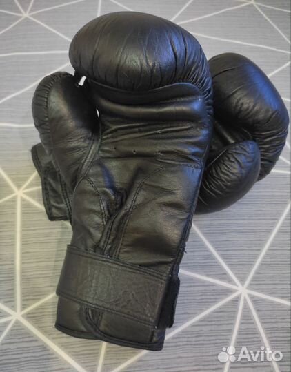 Боксерские перчатки