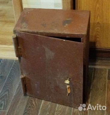Сейф металлический