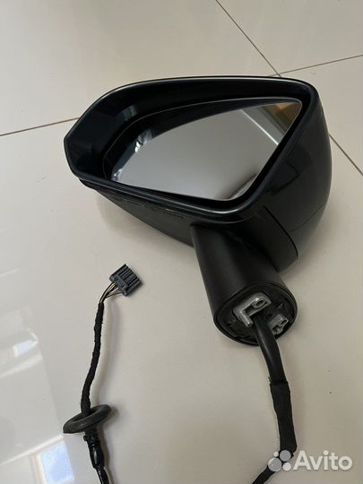 Зеркало левое водительской двери на volvo v 60