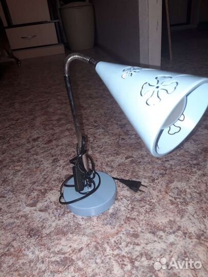 Лампа настольная