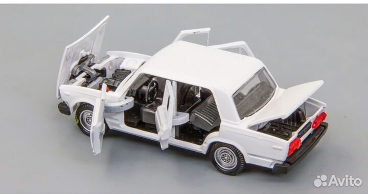 Ваз-2107 - белый - серебристые диски 1/43