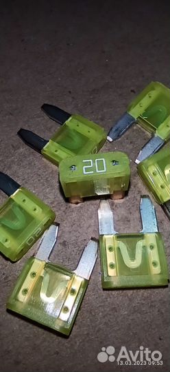 Предохранитель Toyota 7.5a 9098209011