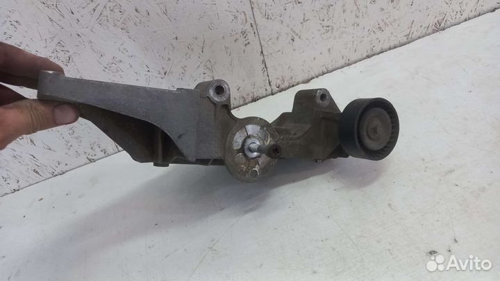 Кронштейн генератора Ford Focus 3