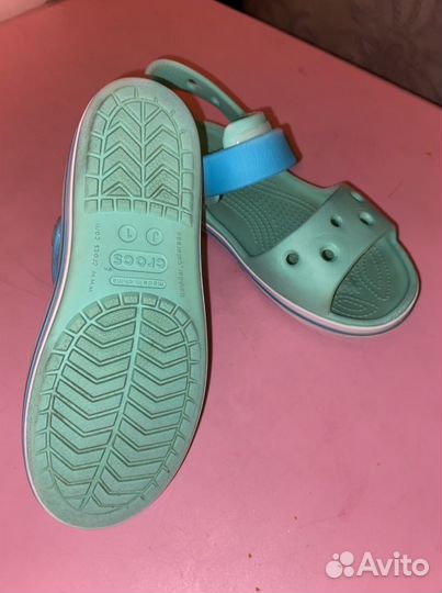 Сандалии crocs