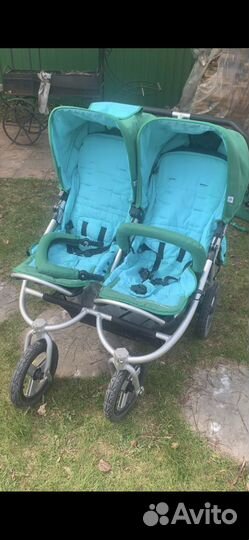 Коляска для двойни bumbleride