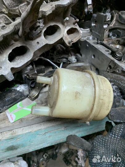 Бочок гура Тойота Камри v30 Авенсис t25