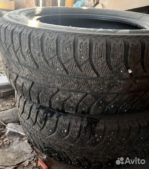 Bridgestone Ice Cruiser 7000 215/60 R16