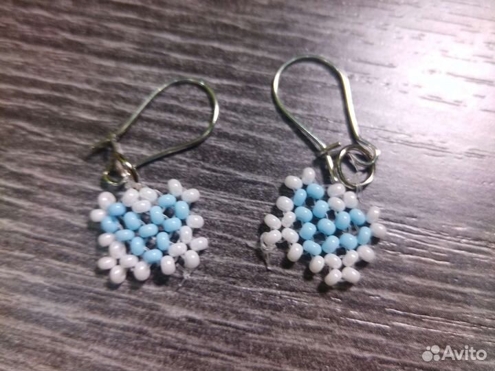 Серьги из бисера плоские