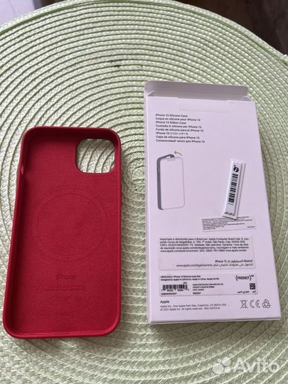 Оригинальный силиконовый чехол iPhone 13