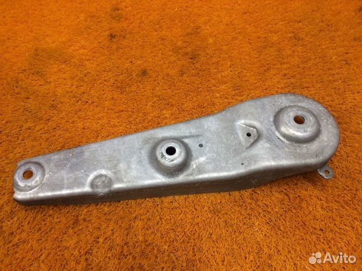 Кронштейн балки задний правый Bmw 7-Series F01