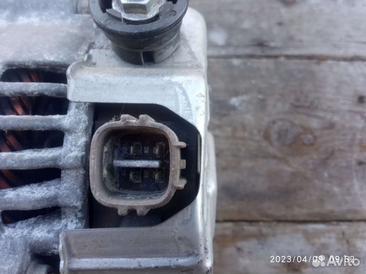 Генератор для Тойота Ярис 08года