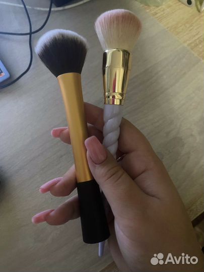 Кисти для макияжа 2 штуки