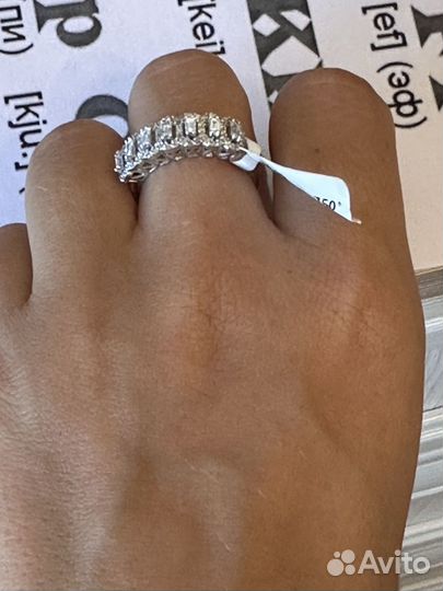 Новое кольцо с бриллиантами 0,7ct