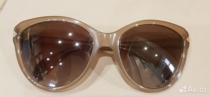 Солнцезащитные очки женские prada