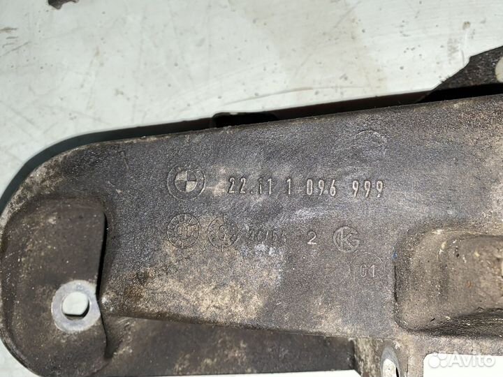 Опоры крепления двигателя BMW X5 E53