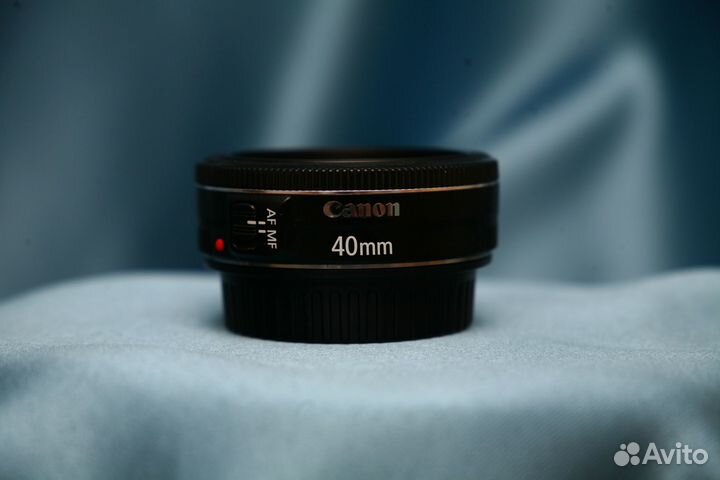 Canon EF 40mm f/2.8 STM