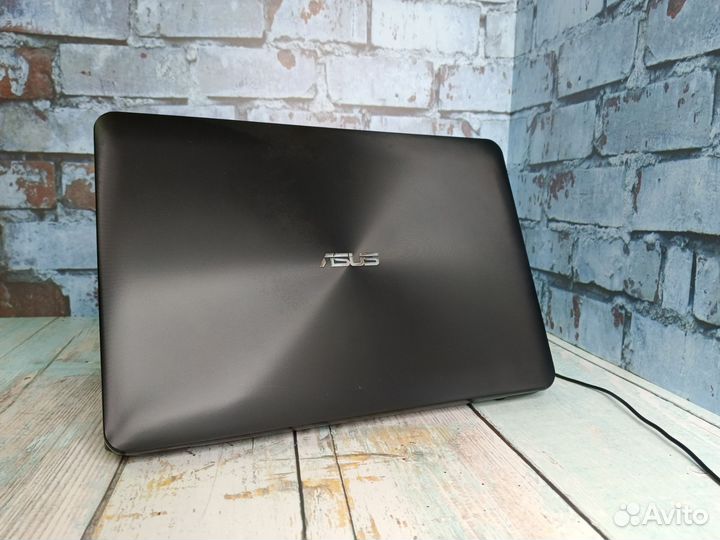 Игровой ноутбук Asus i3/2видеокарты/8Gb/SSD/HD