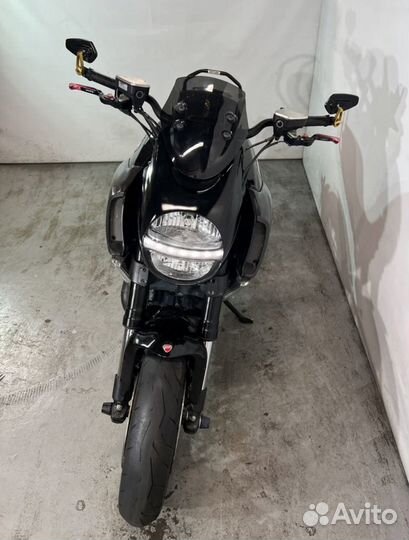 Ducati Diavel Carbon Год 2011
