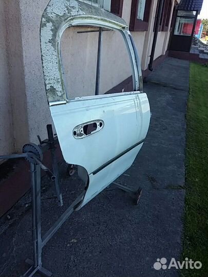 Дверь задняя правая Lincol town car