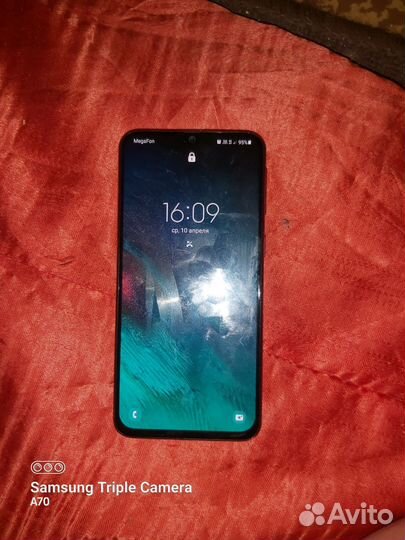 Samsung Galaxy A40, 4/64 ГБ