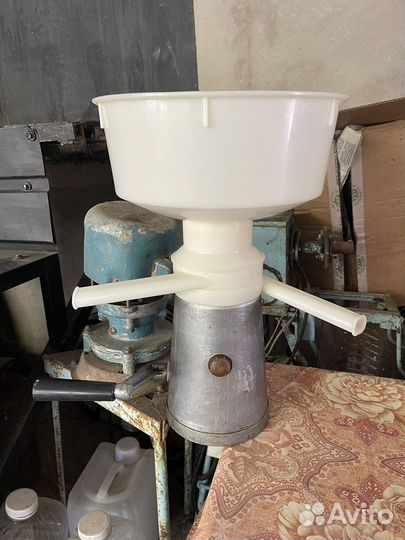 Сепаратор для молока ручной