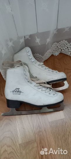Коньки фигурные 35 размер