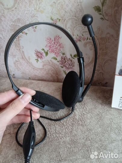 Проводные наушники с микрофоном