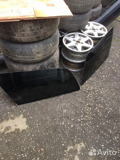 Стекло боковое заднее на Форд Фокус-1 универсал