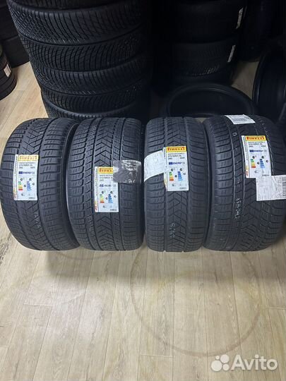 Pirelli Winter Sottozero 3 275/35 R21 и 315/30 R21 103V