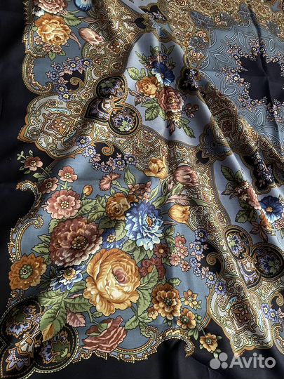 Павловопосадский шерстяной платок