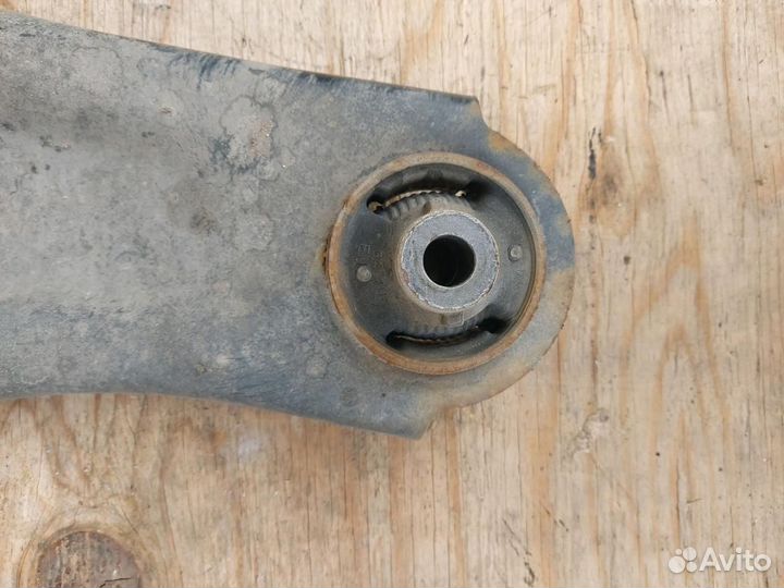 Рычаг передний правый Nissan Leaf AZE0 54500-1KA0B