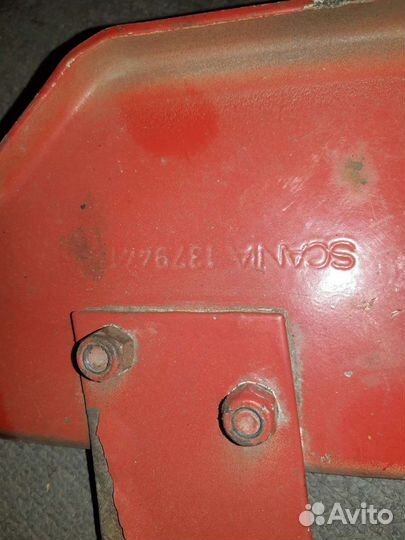 Scania 1379441 кронштейн клапана